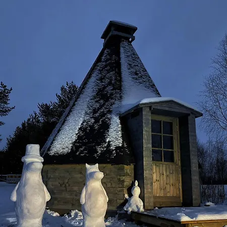 伊瓦洛河露营酒店 营地