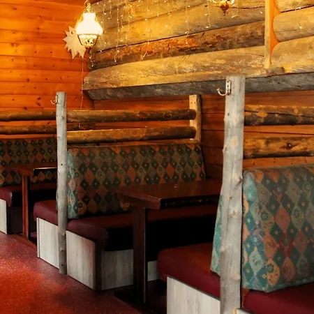 伊瓦洛河露营酒店 营地