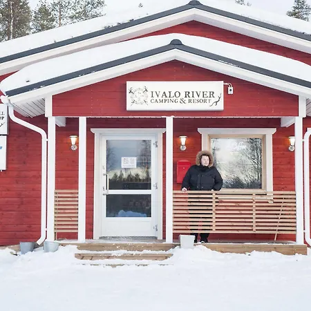 伊瓦洛河露营酒店 3*